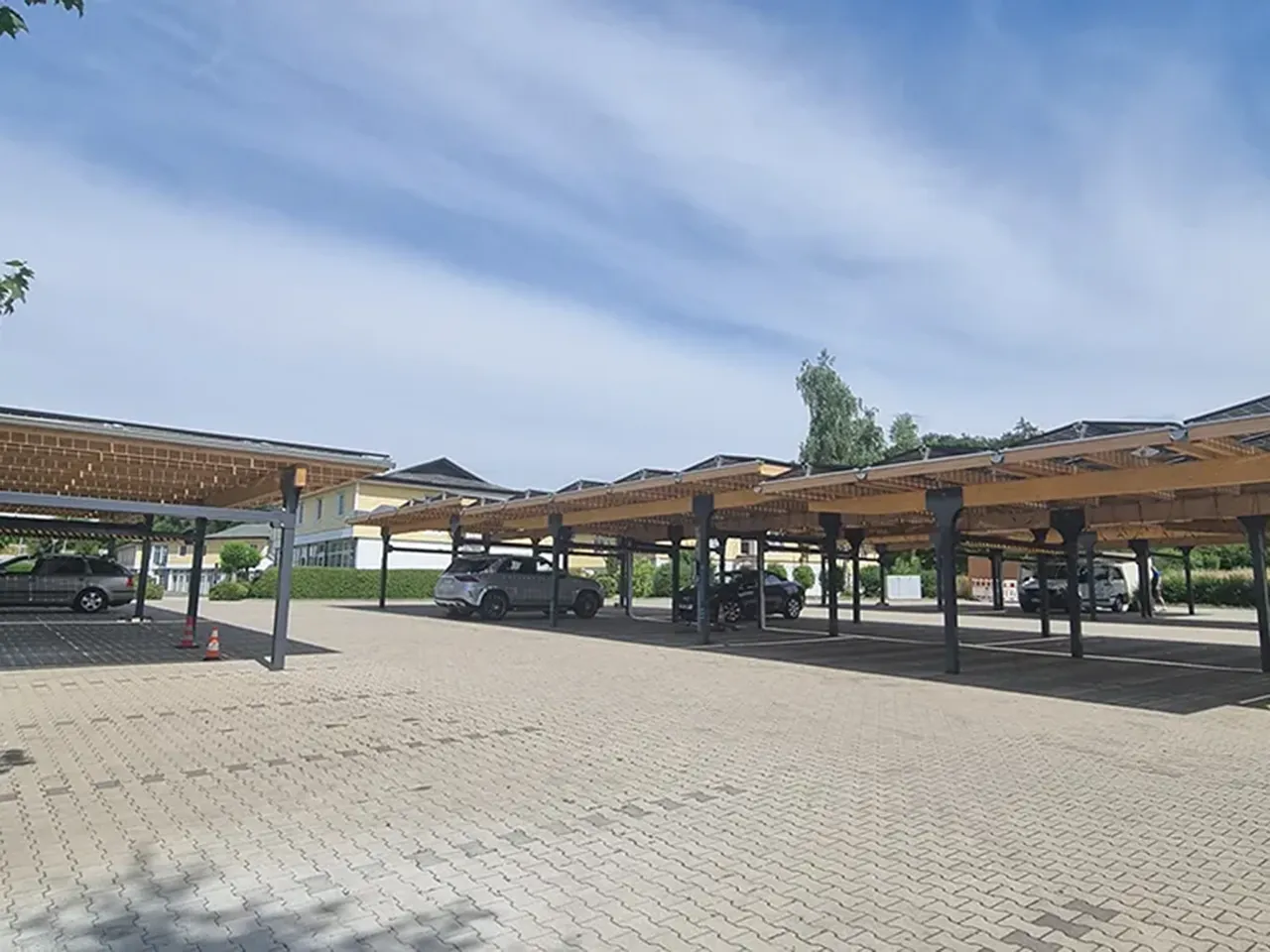 Solarcarport Hotel 1 Atrium Hotel Amadeus, PV Parkplätze-Solar Parkplatz, Solarparkplatz, Sopago, Nutzungsmöglichkeiten, image2