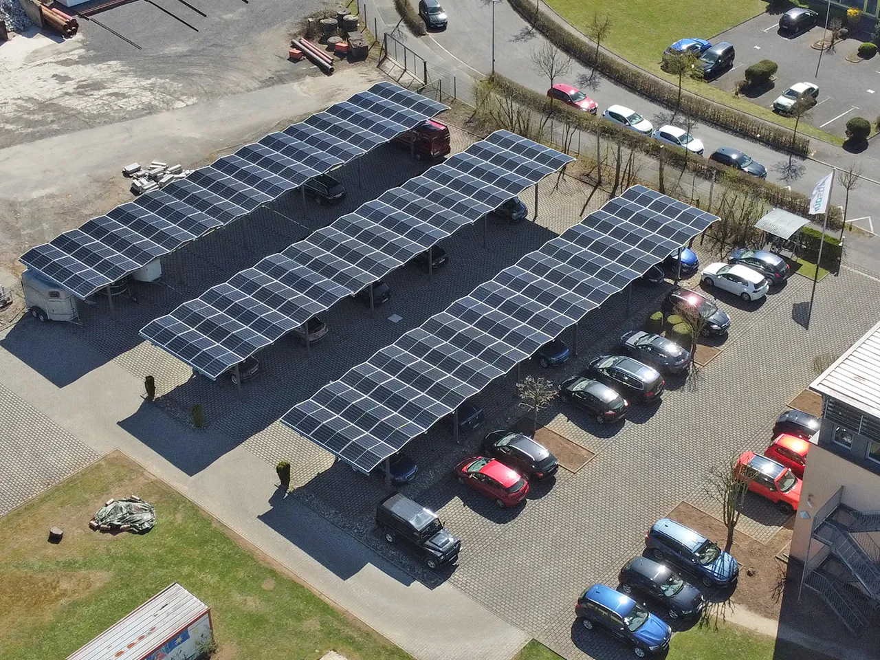 INOSOFT Ladeinfrastruktur, Solar Carport, PV-parkplatz, Sopago