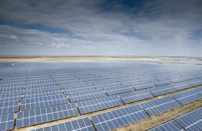 Deutschland: Solaranlagen sollen bis 2025 mehr Strom produzieren als Braunkohlekraftwerke 2 parco solare 696x451 1