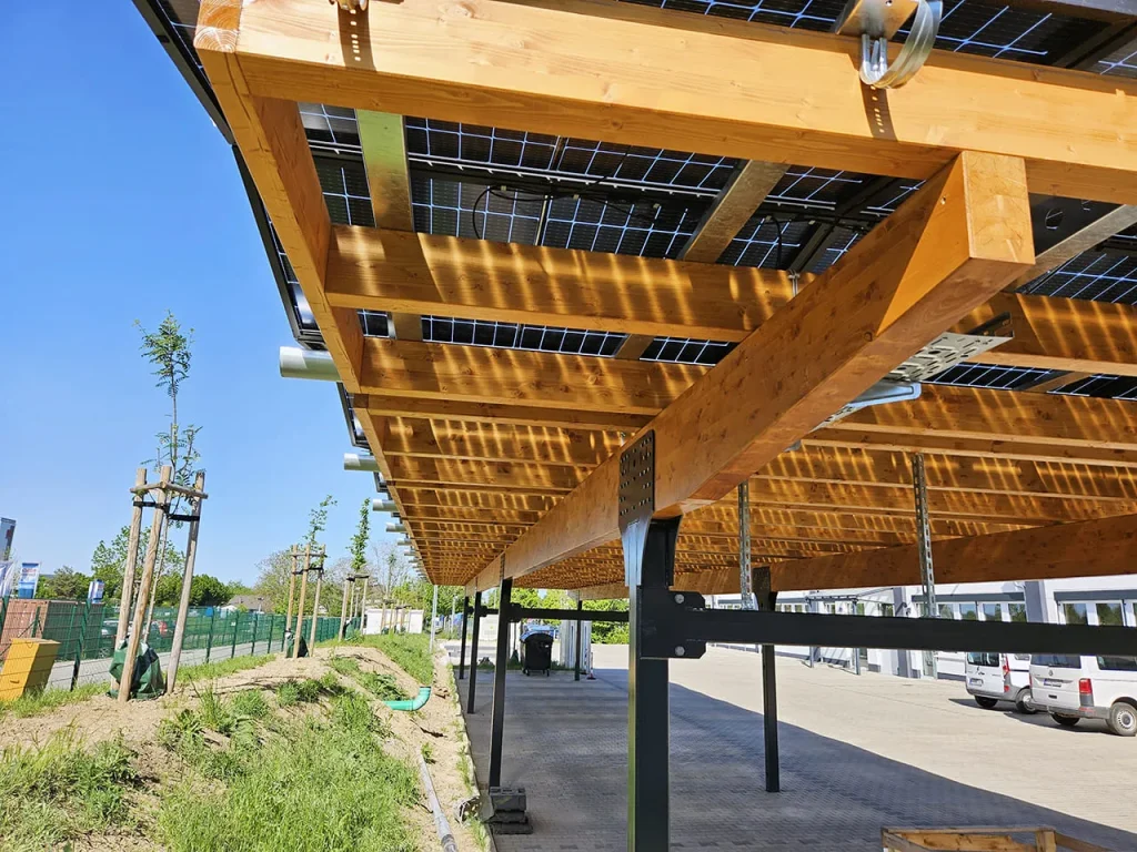 Solarcarports für Unternehmen 38 ladesaeulen mit solar auf carport deutschland