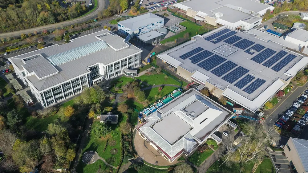 PV-Anlage fürs Gewerbe: Welche Option passt zu Ihrem Unternehmen? 10 PV-Anlage-Gewerbe-von-SOPAGO-Perfekte-Loesung-mit-einer-PV-Anlage-fuer-ihren-Parkplatz