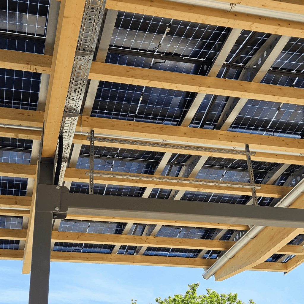 Solar Tankstellenüberdachung 9 AVIA Ebersbach SOPAGO Solarcarport für PKW und LKW Referenz Beispiel Aussehen unten seitlich sopabase 3