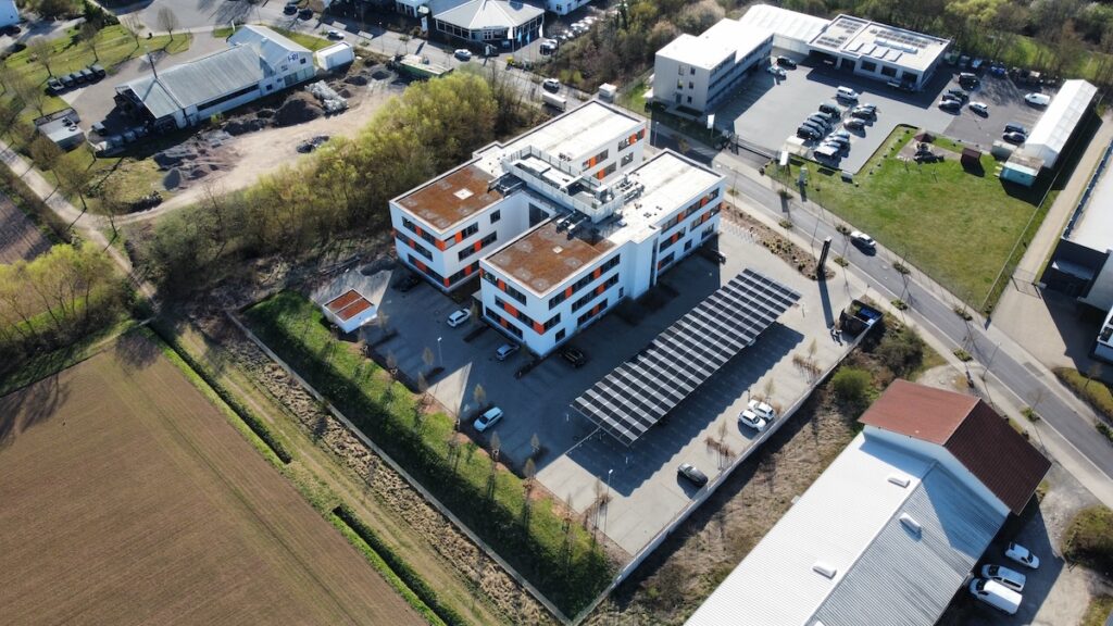 Business Hub Lenz Enserve Cappel Solar Carport Drohnenansicht